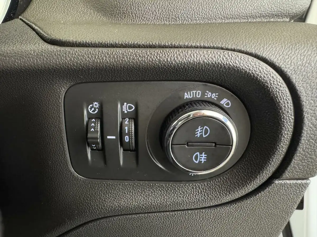 2021-vauxhall-grandland-x-15td-elite-nav-big-22