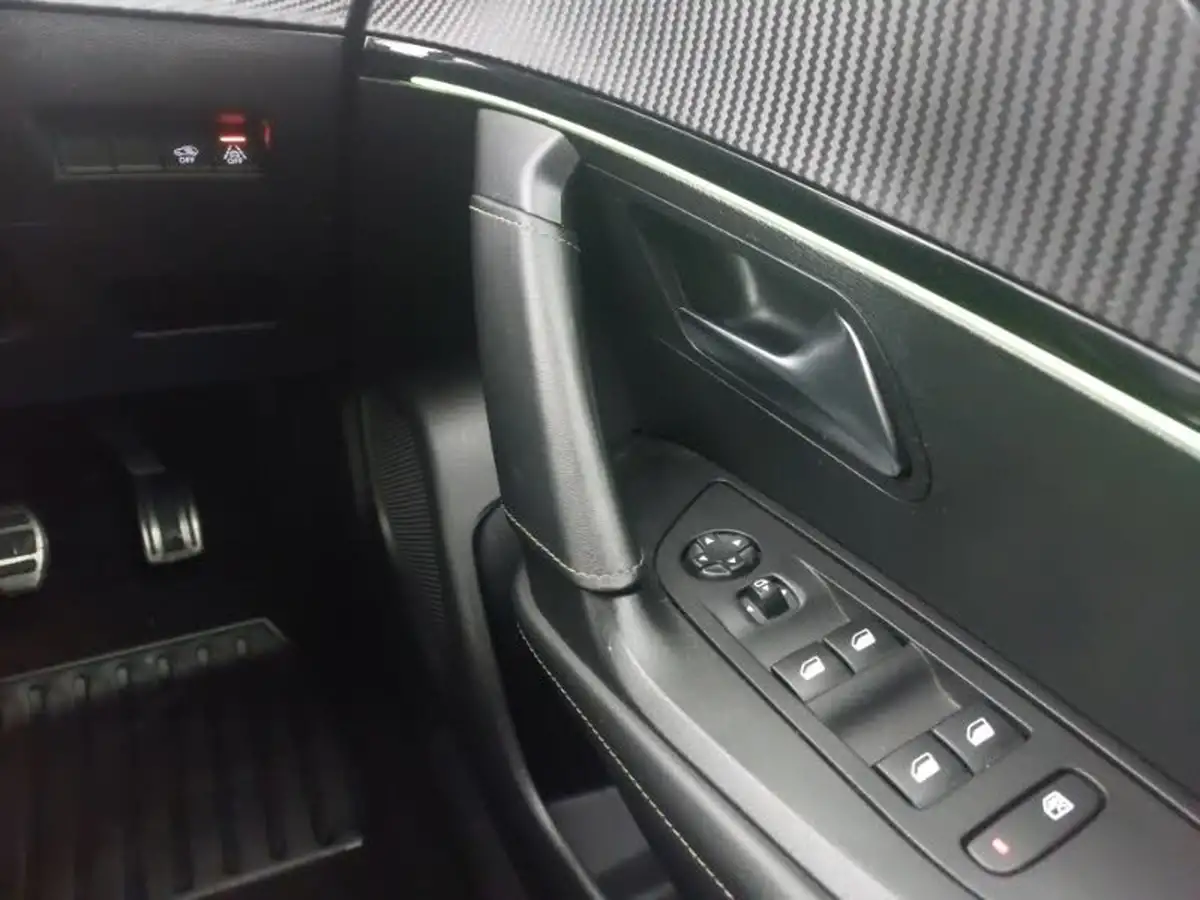 2022-peugeot-2008-suv-12-puretech-gt-big-11