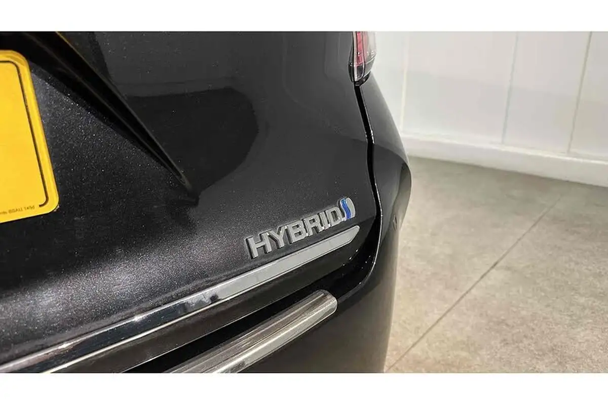 2021-toyota-corolla-18-vvt-i-excel-trk-touring-sports-big-12