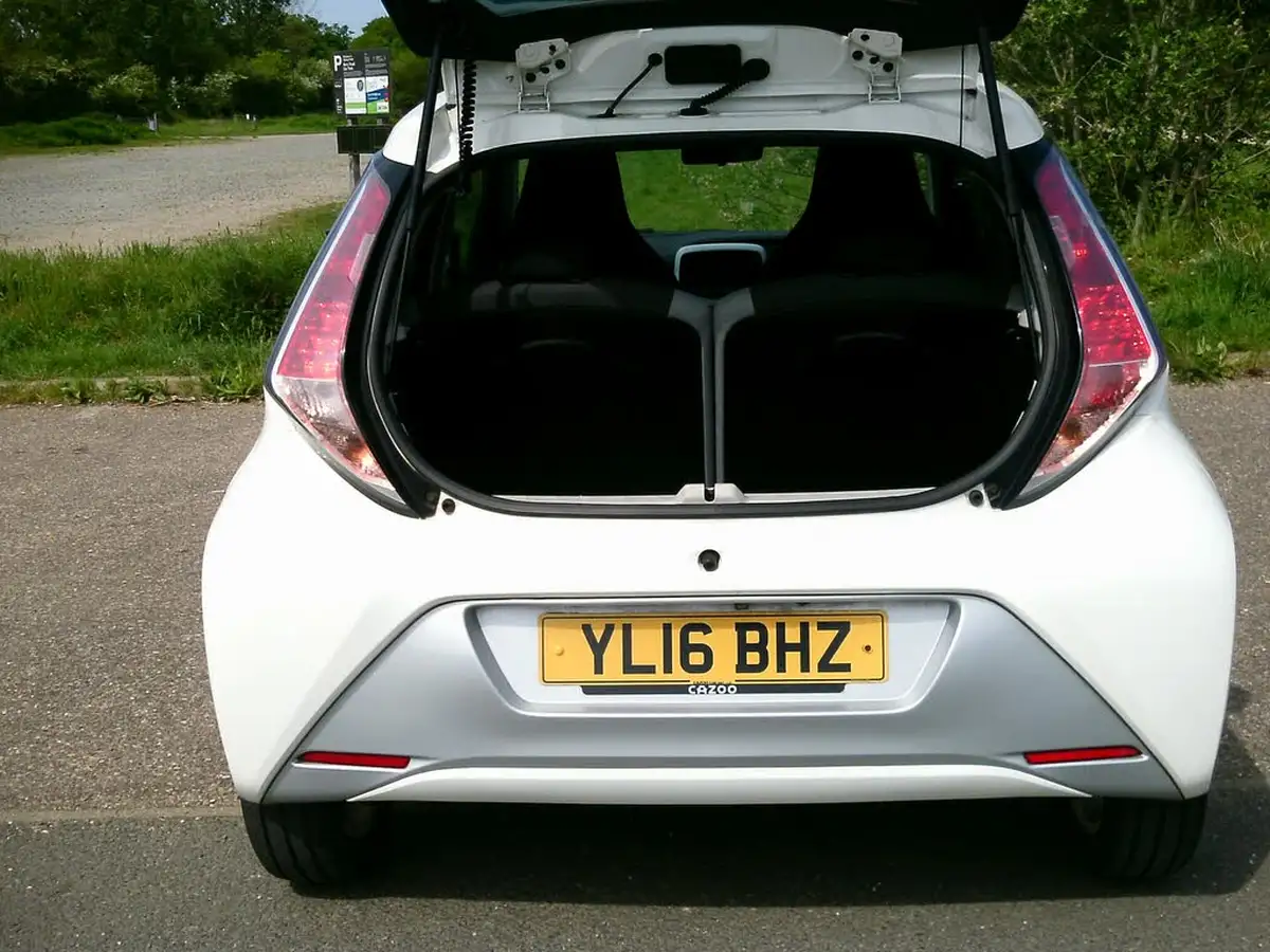 2016-toyota-aygo-10-vvt-i-x-pure-5d-big-6