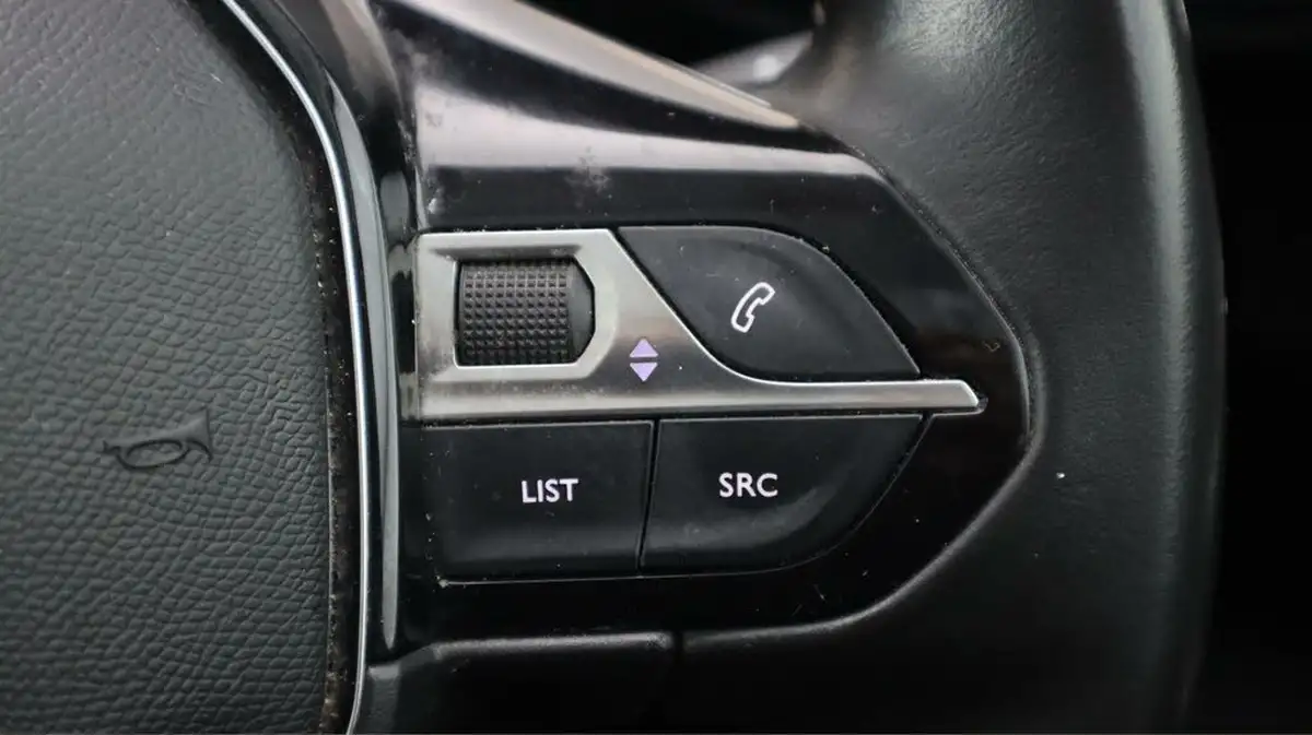 2021-peugeot-3008-suv-15-bluehdi-active-premium-big-23