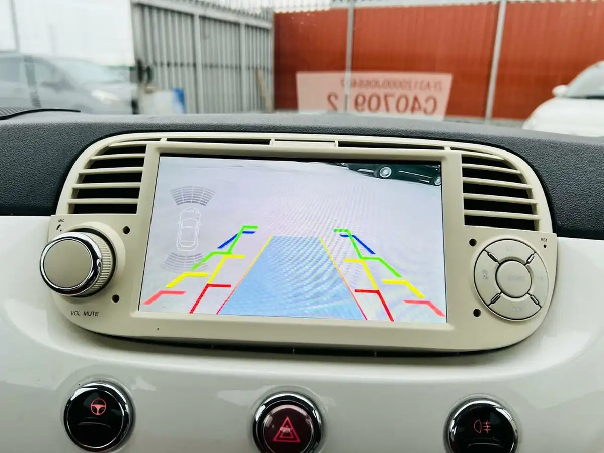 2013-fiat-500-12-lounge-dualogic-big-9