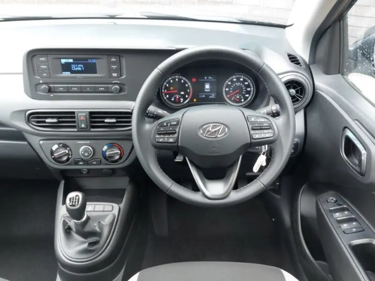 2021-hyundai-i10-10-se-big-6