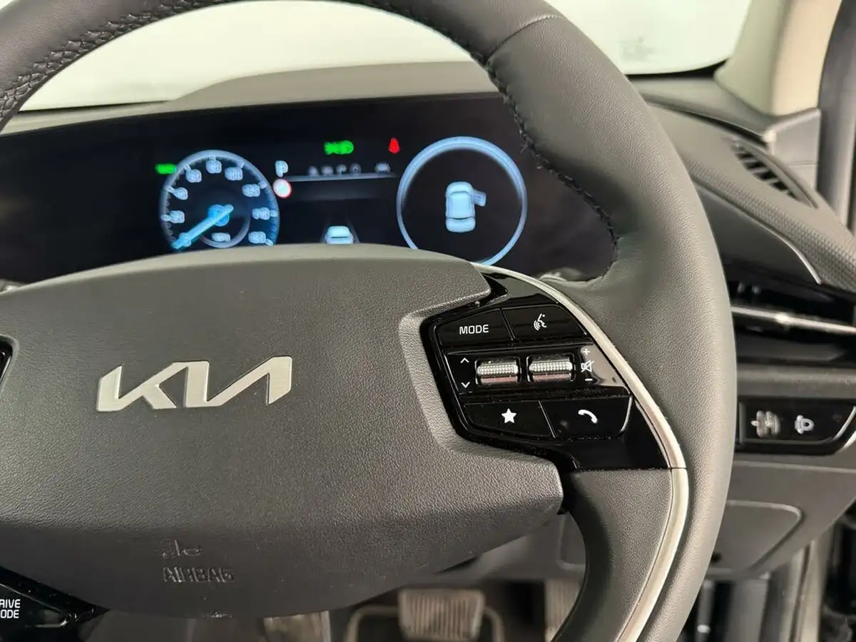 2022-kia-e-niro-ev-3-big-24