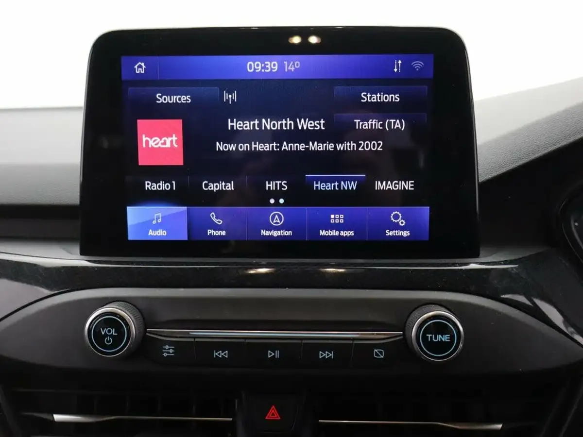2020-ford-focus-15-st-line-edition-hatchback-big-12