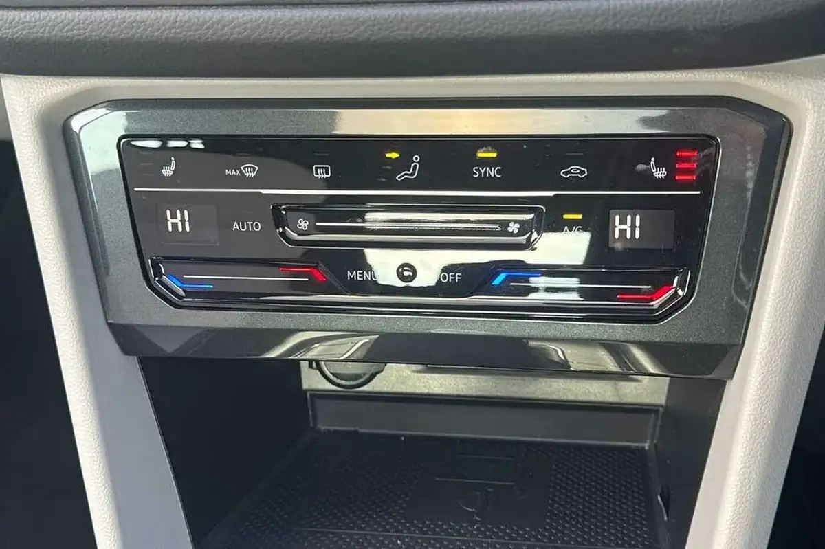 2021-volkswagen-tiguan-15-tsi-elegance-big-24