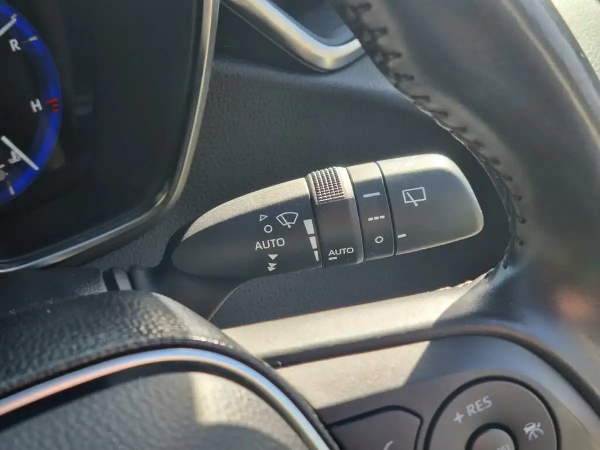2020-toyota-corolla-18-vvt-i-excel-trk-hatchback-big-20
