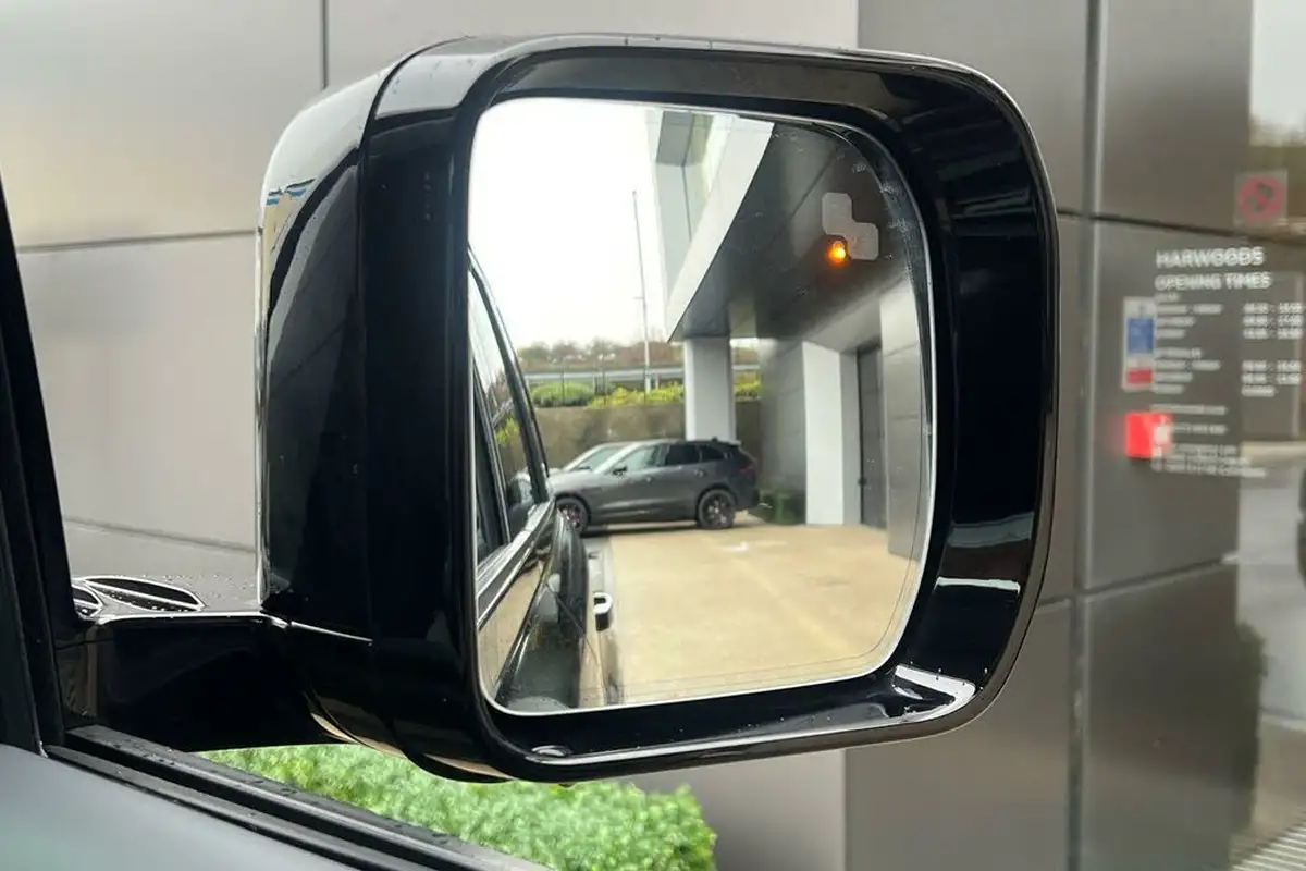2024-land-rover-110-defender-30-d350-x-dynamic-hse-big-9