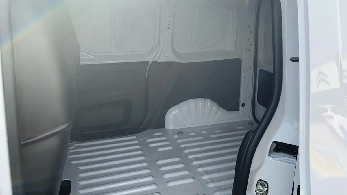 2024-citroen-berlingo-15-bluehdi-m-enterprise-100pseu6e-big-17