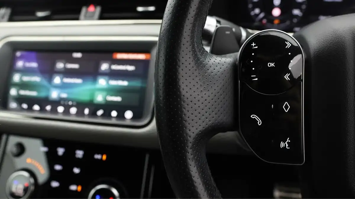 2019-land-rover-range-rover-evoque-20-p200-r-dynamic-s-big-20