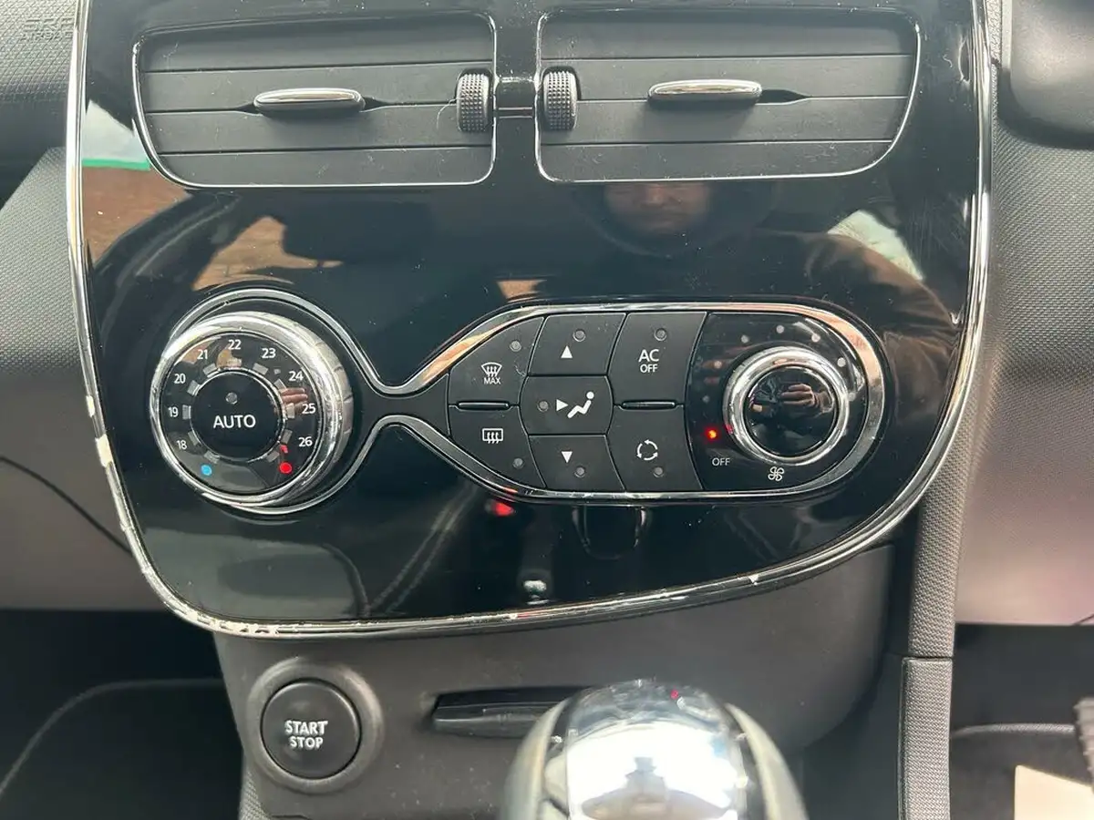 2015-renault-clio-15dci-dynamique-s-medianav-edc-auto-big-14