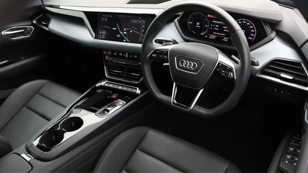 2023-audi-e-tron-gt-e-big-9