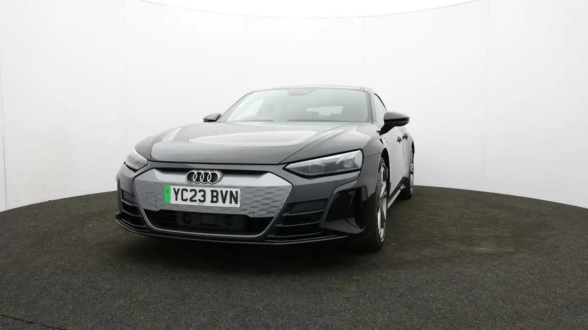 2023-audi-e-tron-gt-e-big-54