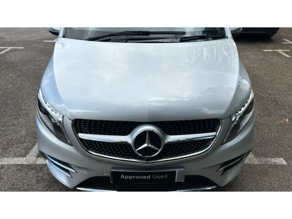 2020-mercedes-benz-v-class-20d-v300d-amg-line-extra-long-big-7