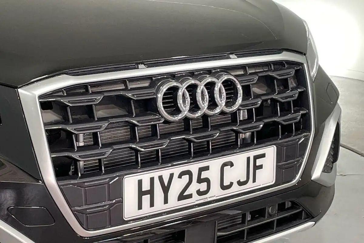 2025-audi-q2-15-35-tfsi-sport-big-22