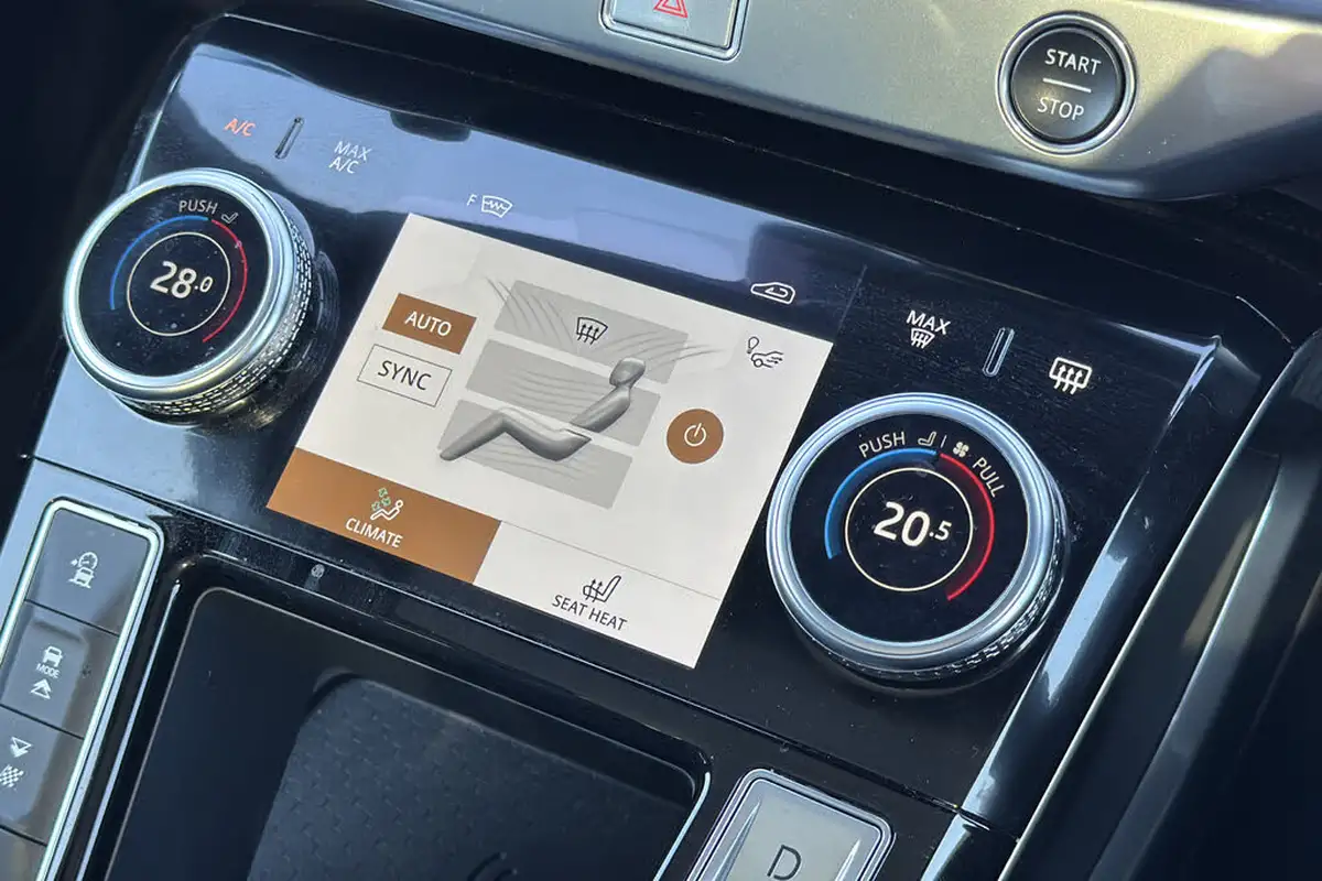 2024-jaguar-i-pace-ev400-r-dynamic-hse-black-big-13