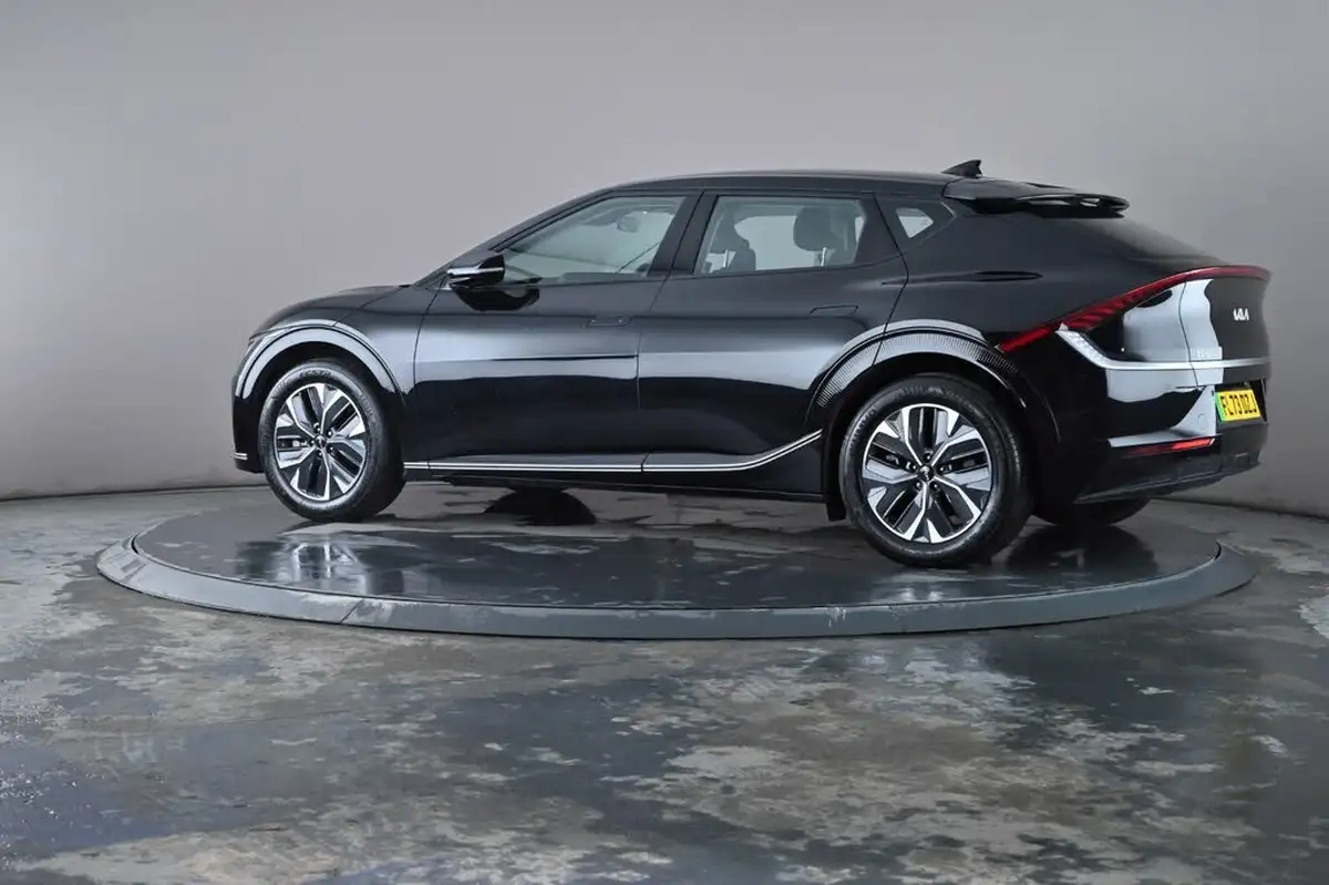 2023-kia-ev6-e-air-big-17