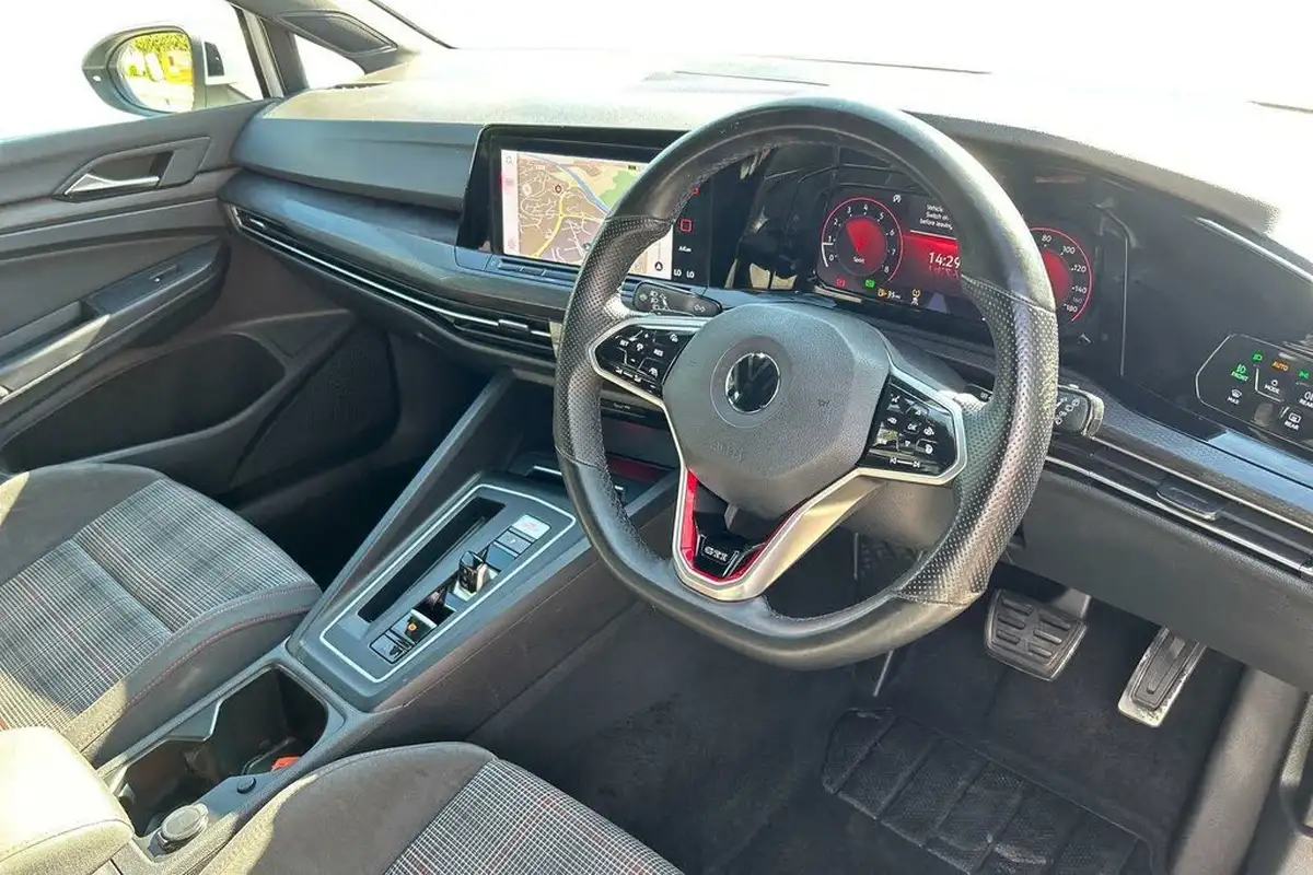 2021-volkswagen-golf-20-tsi-gti-dsg-big-35