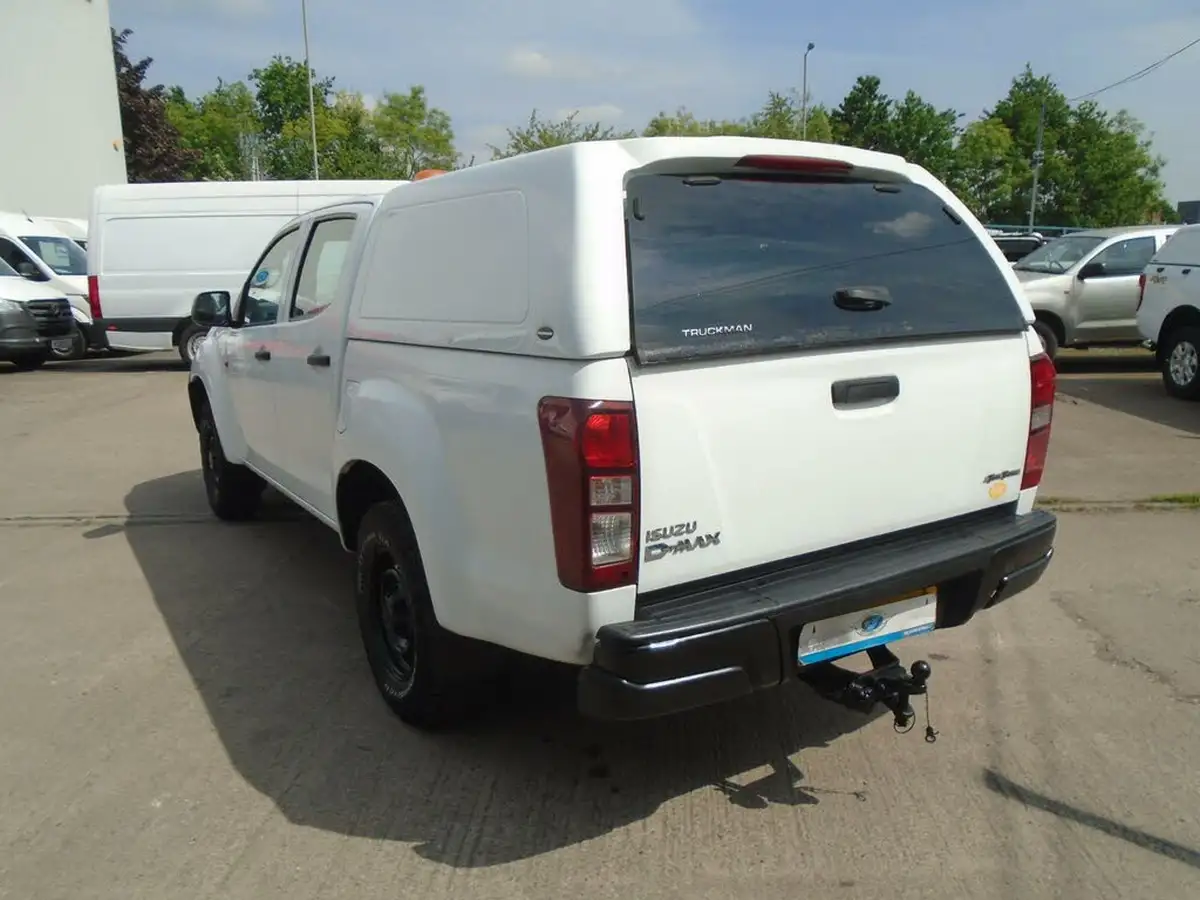 2016-isuzu-d-max-25td-4x4-double-pickup-big-4