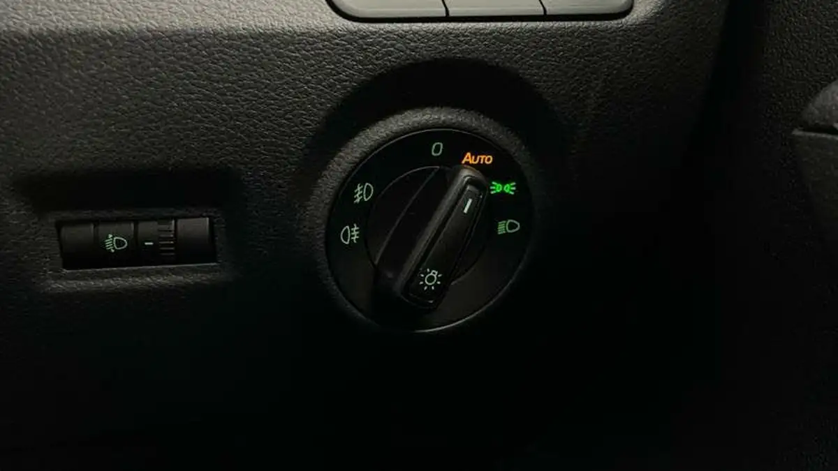 2019-skoda-fabia-10-tsi-colour-edition-big-20
