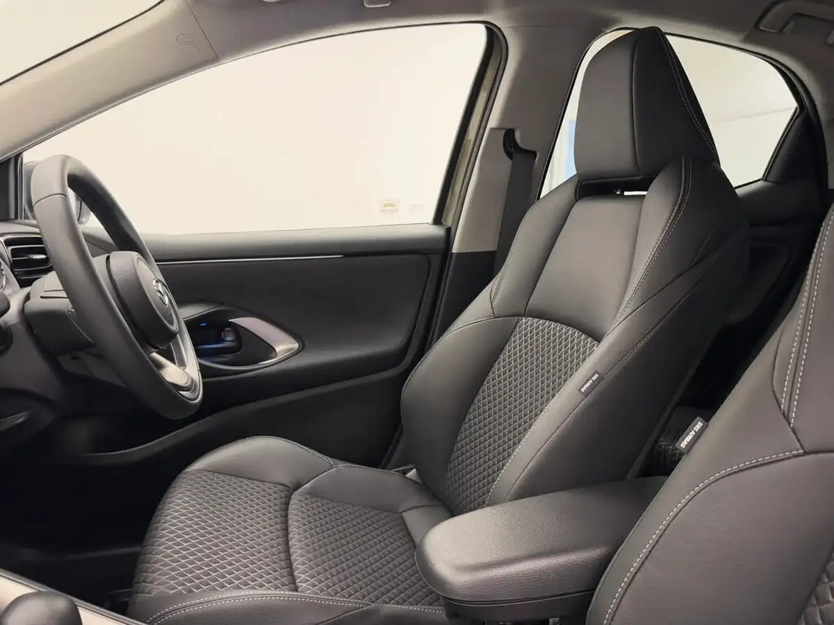 2023-mazda-mazda2-15-select-big-10