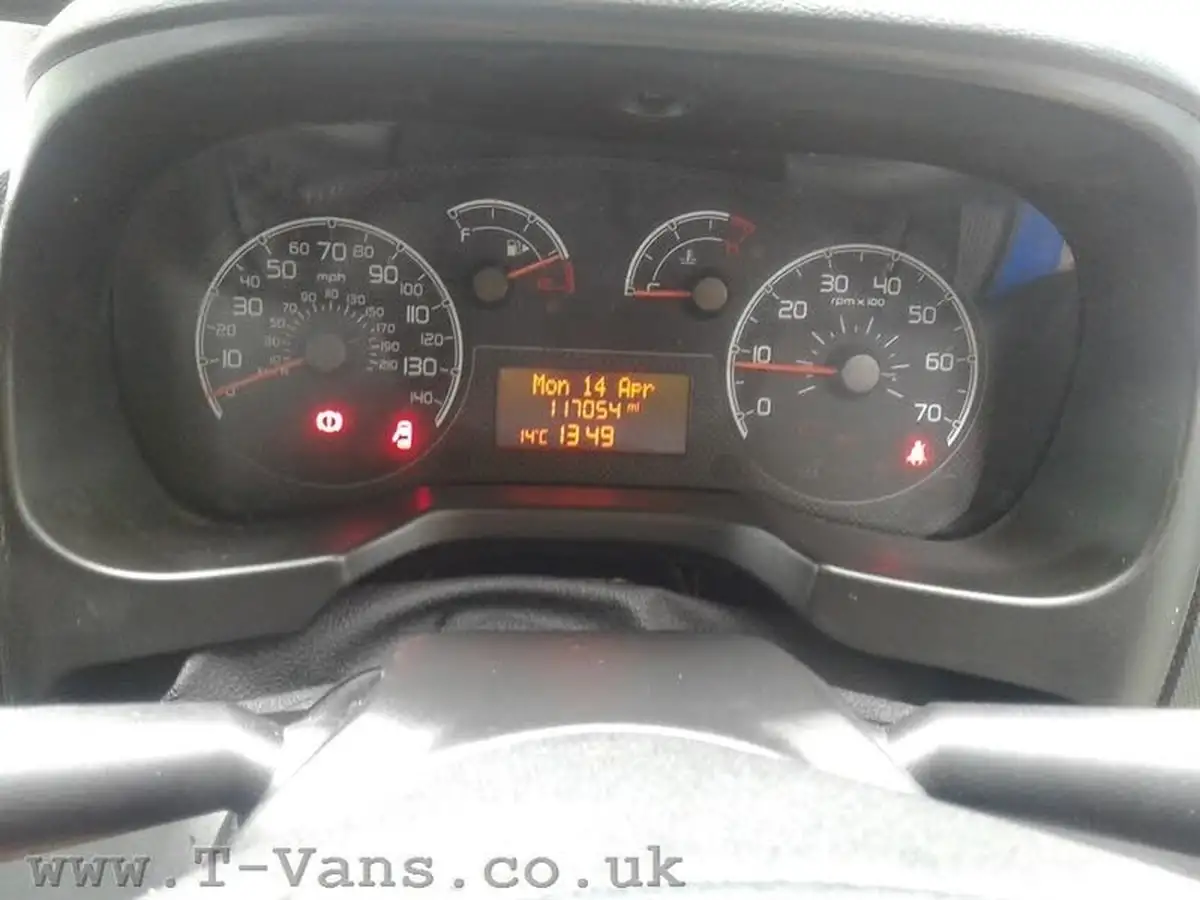 2015-fiat-fiorino-13jtd-cargo-sx-big-7