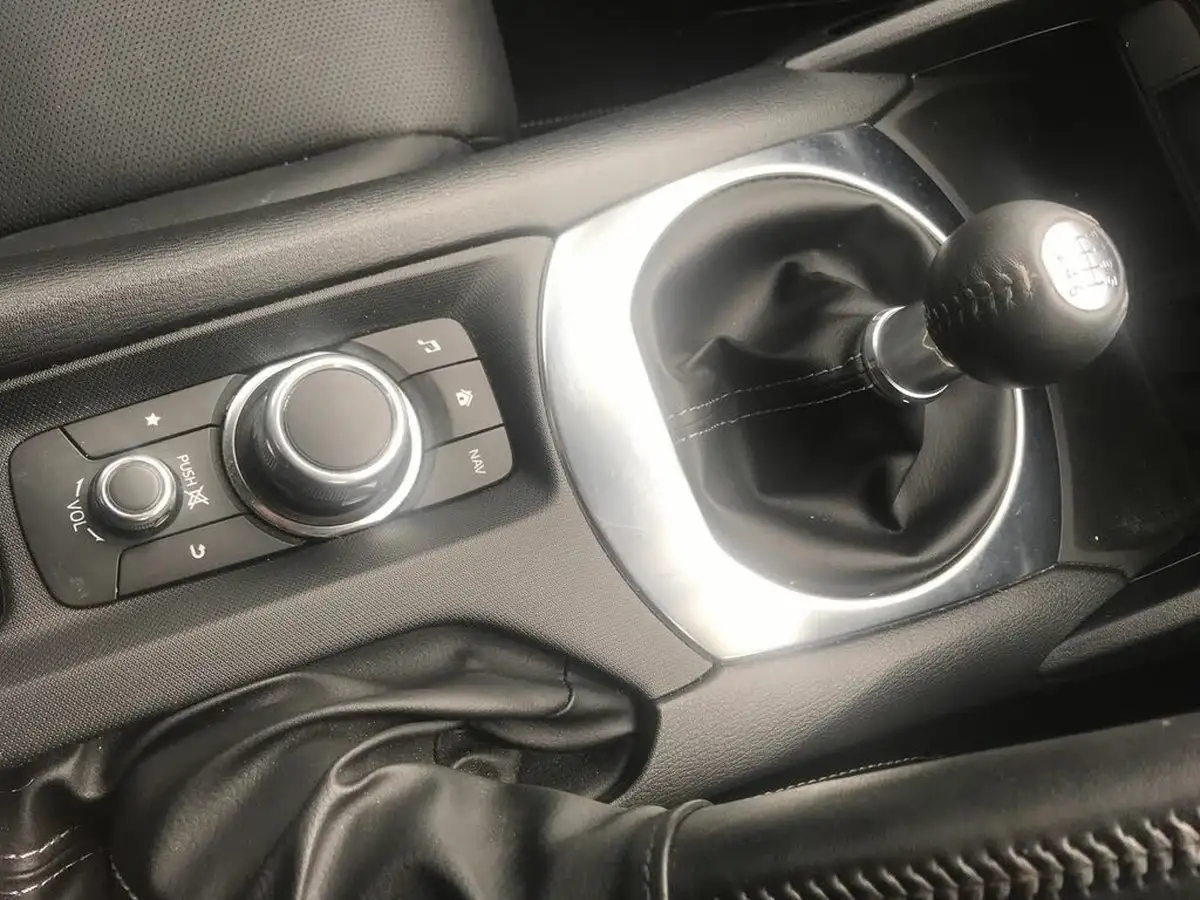 2023-mazda-mx-5-20-exclusive-line-roadster-big-18