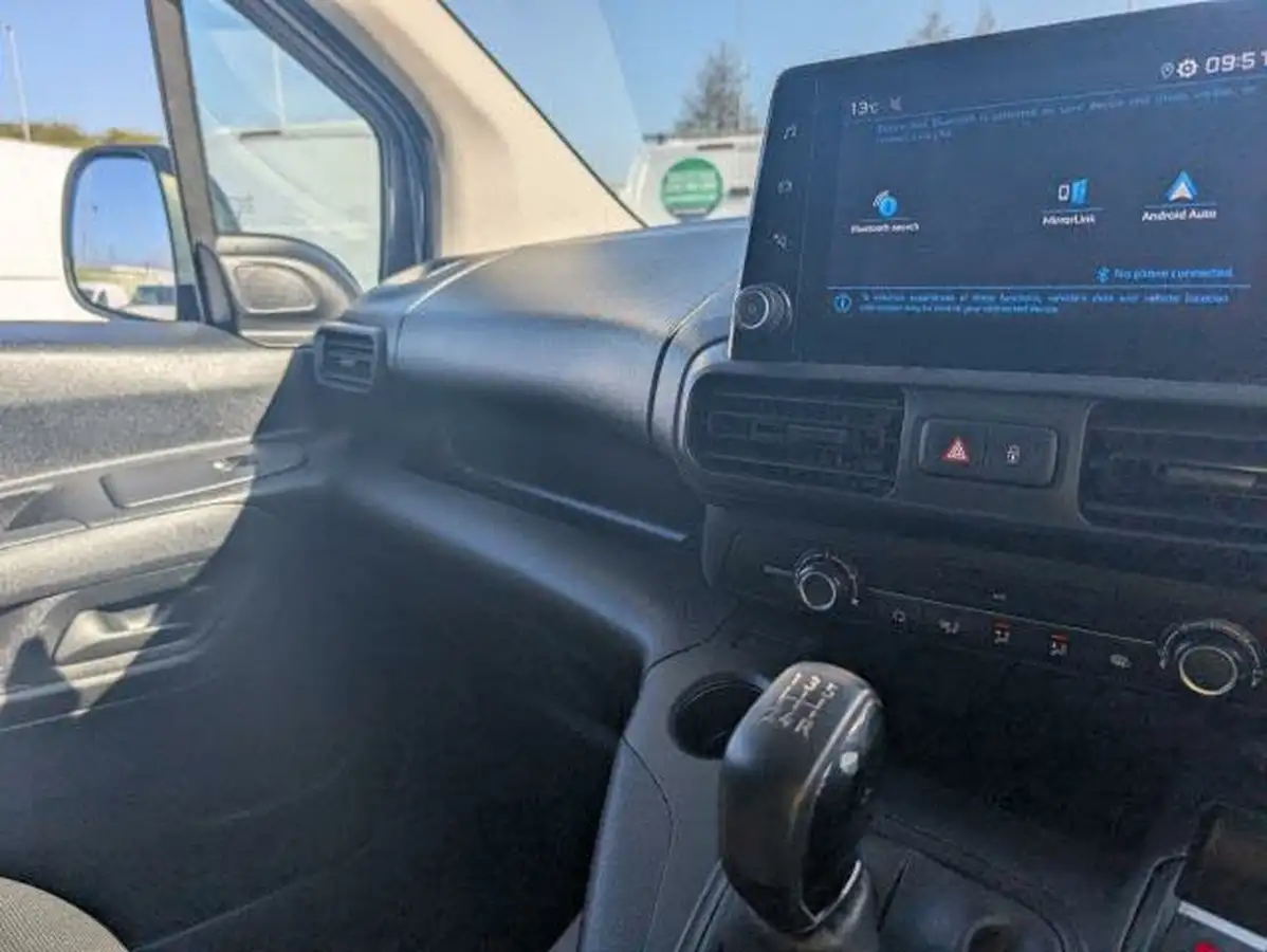 2020-peugeot-partner-15-bluehdi-950-professional-100ps-eu6dt-long-panel-big-21