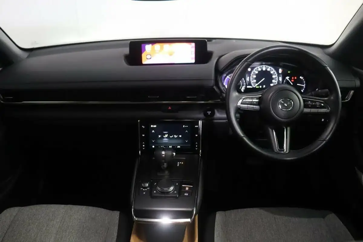 2022-mazda-mx-30-e-se-l-lux-big-8