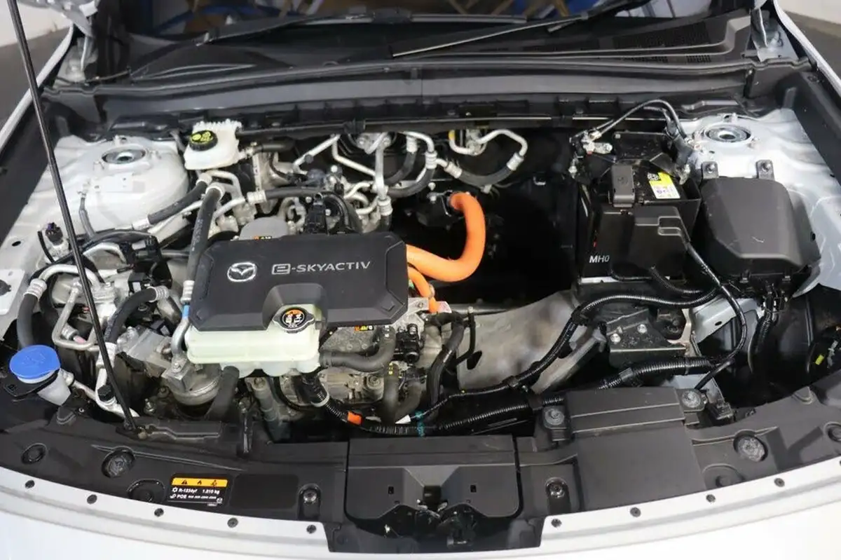 2022-mazda-mx-30-e-se-l-lux-big-32