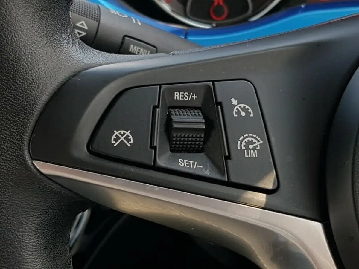 2019-vauxhall-adam-12i-griffin-big-13