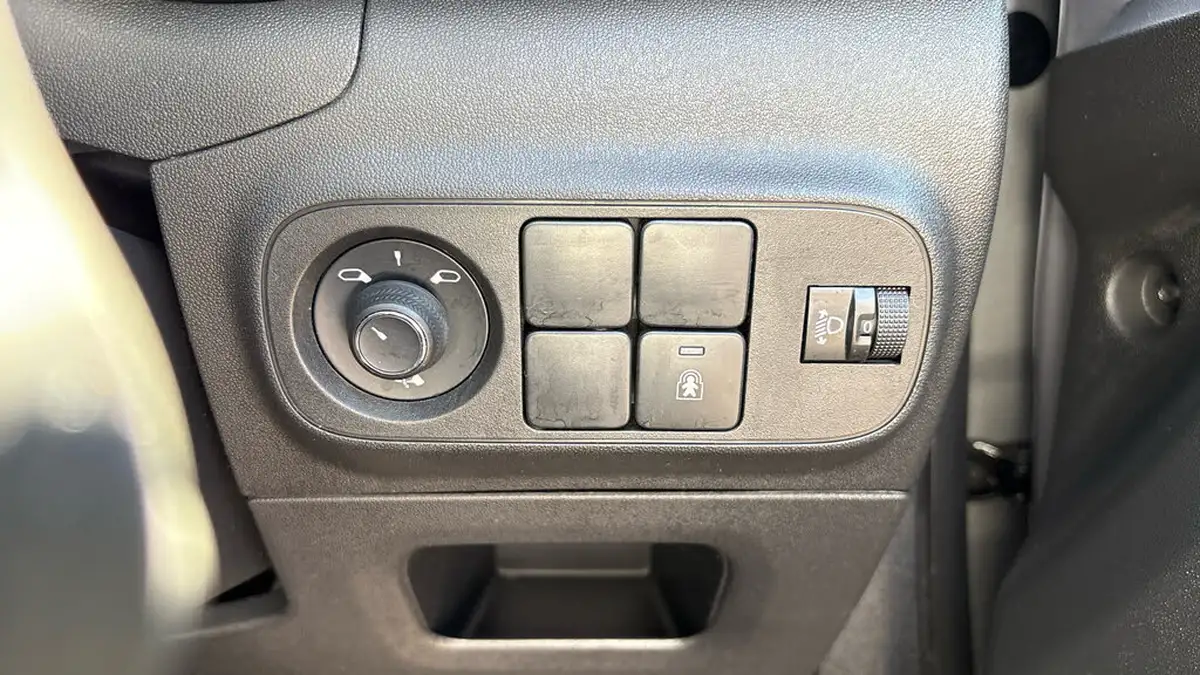 2022-citroen-c3-12-puretech-c-series-big-32