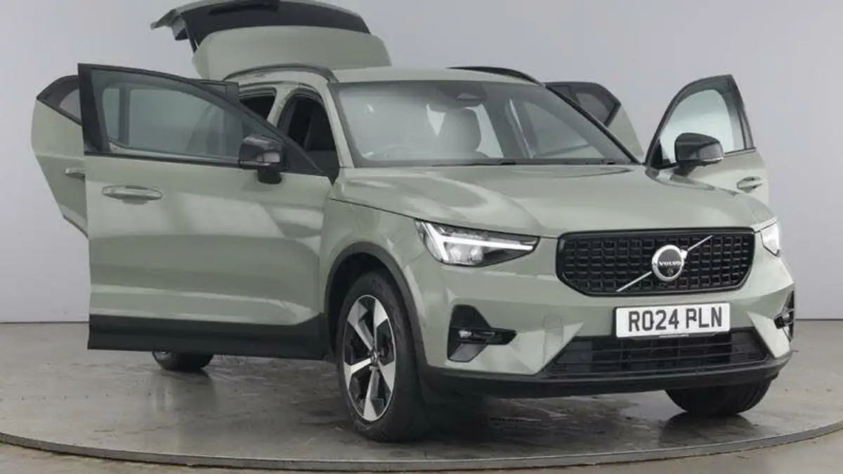 2024-volvo-xc40-20-b3-plus-big-8
