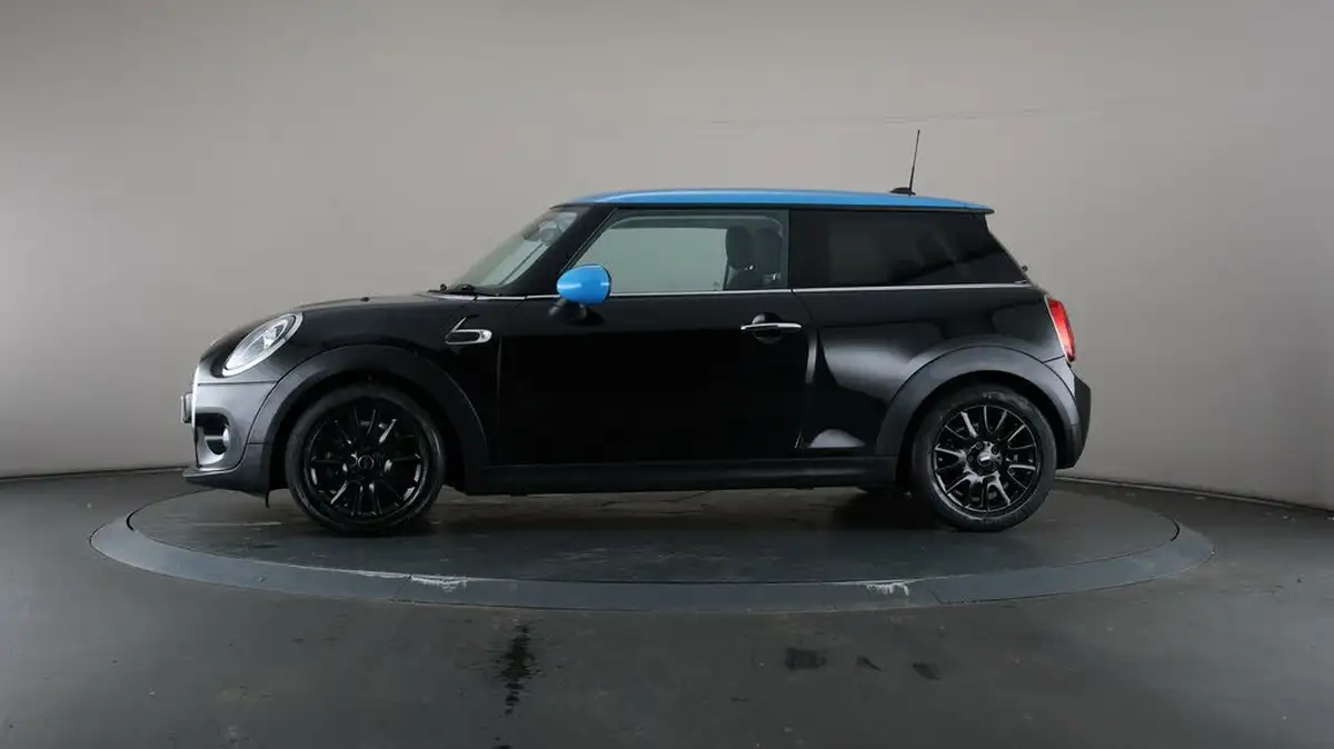2019-mini-cooper-15-cooper-classic-hatchback-3d-big-27