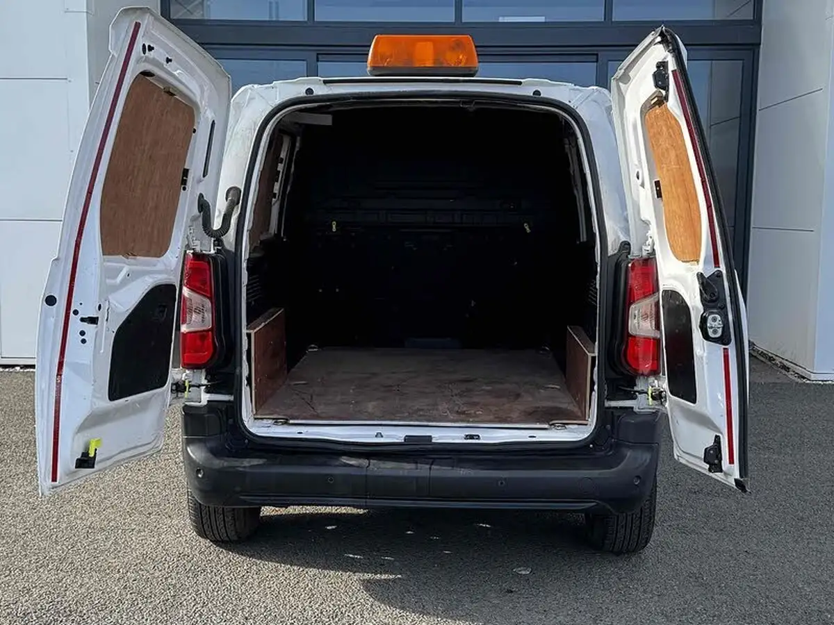 2020-peugeot-partner-15-bluehdi-1000-professional-100ps-eu6dt-panel-big-15