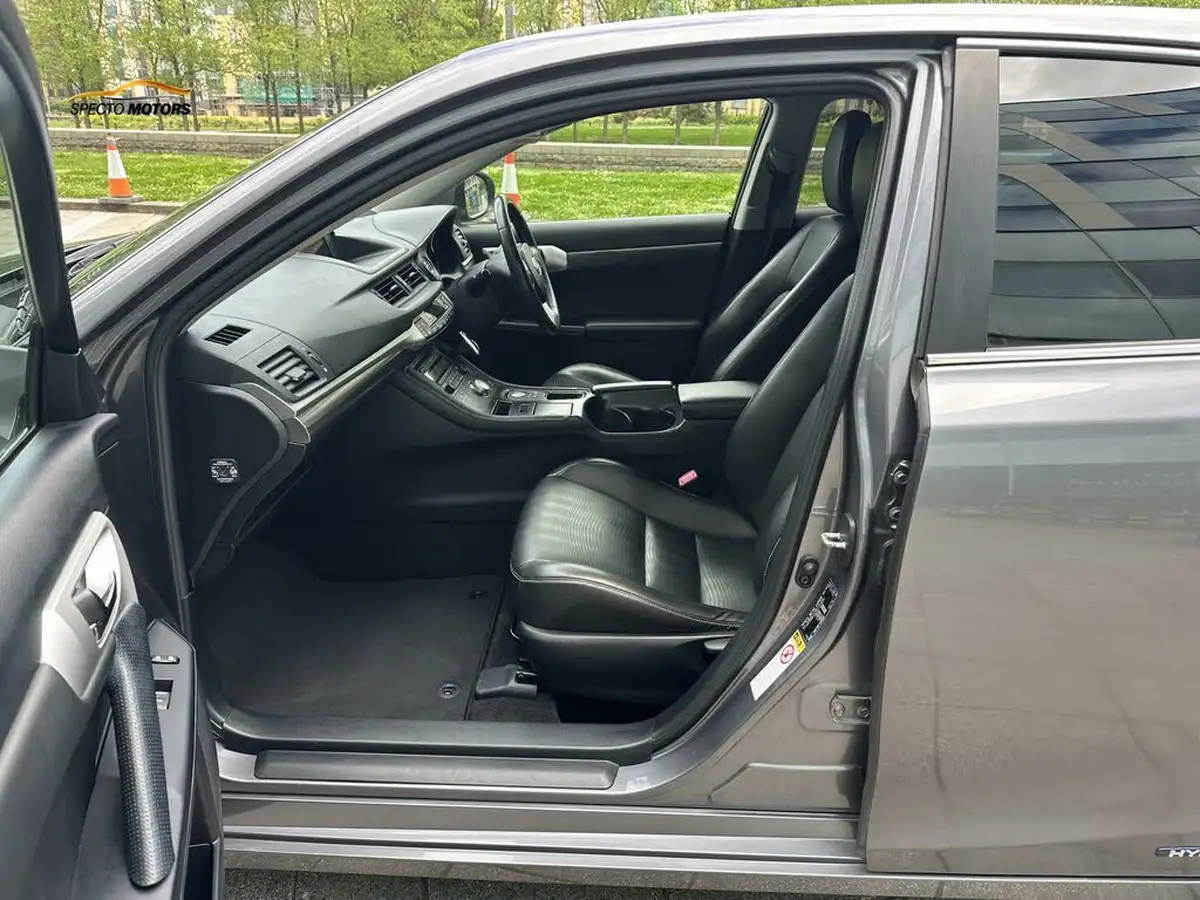 2013-lexus-ct-200h-18-advance-big-41