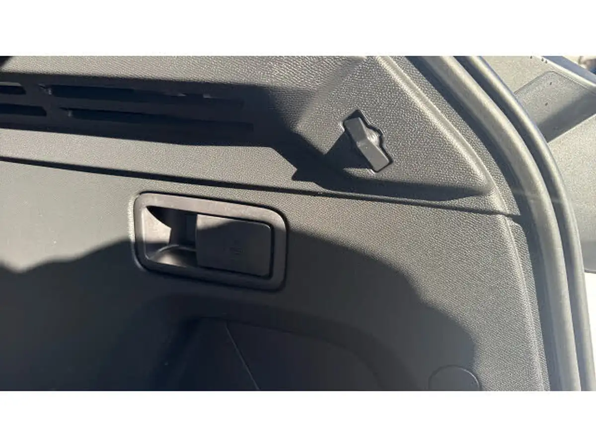 2020-peugeot-3008-suv-12-puretech-allure-eat8-big-21