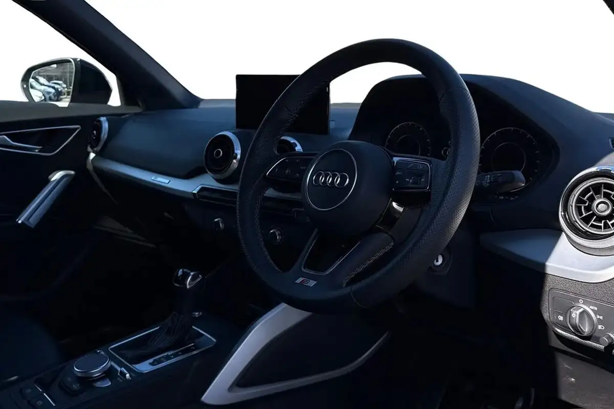 2024-audi-q2-15-35-tfsi-s-line-tronic-big-13