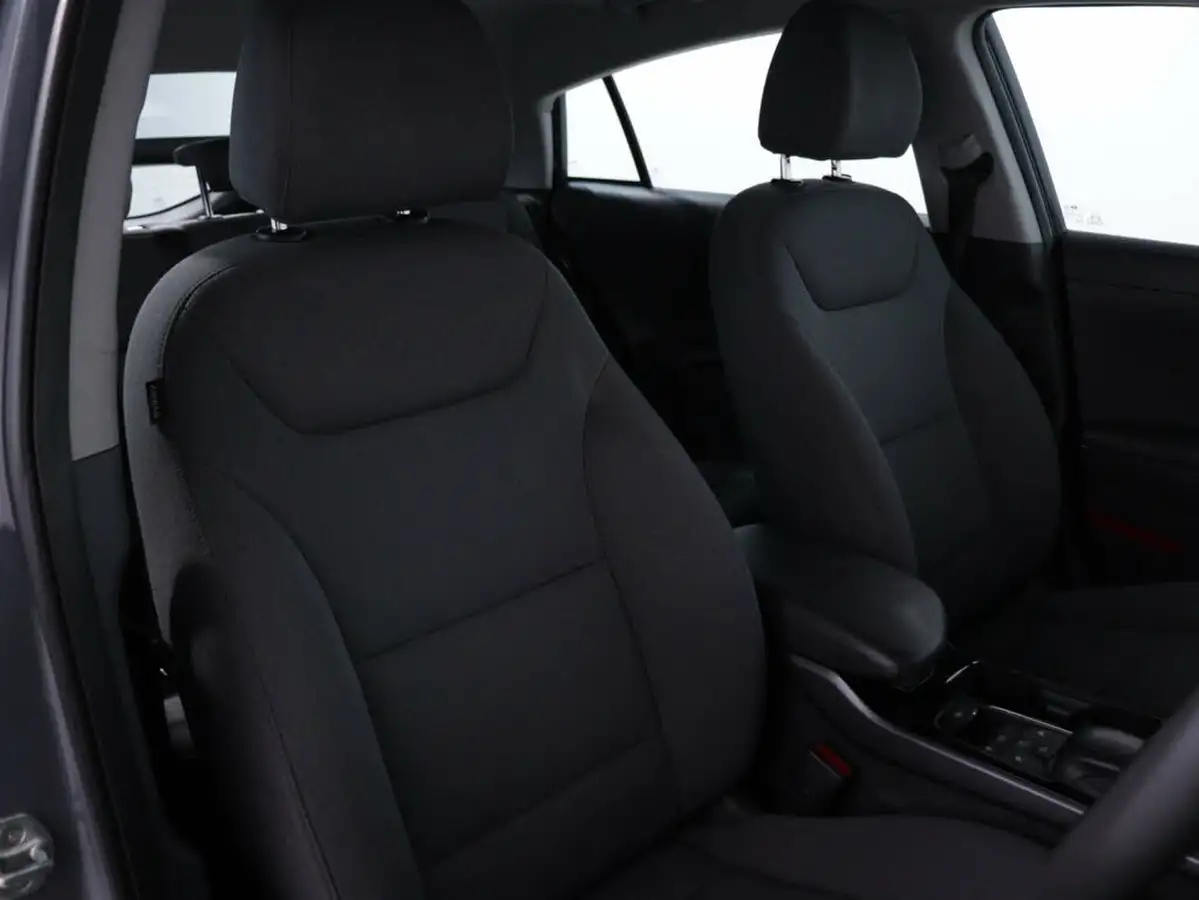 2022-hyundai-ioniq-e-premium-electric-big-33