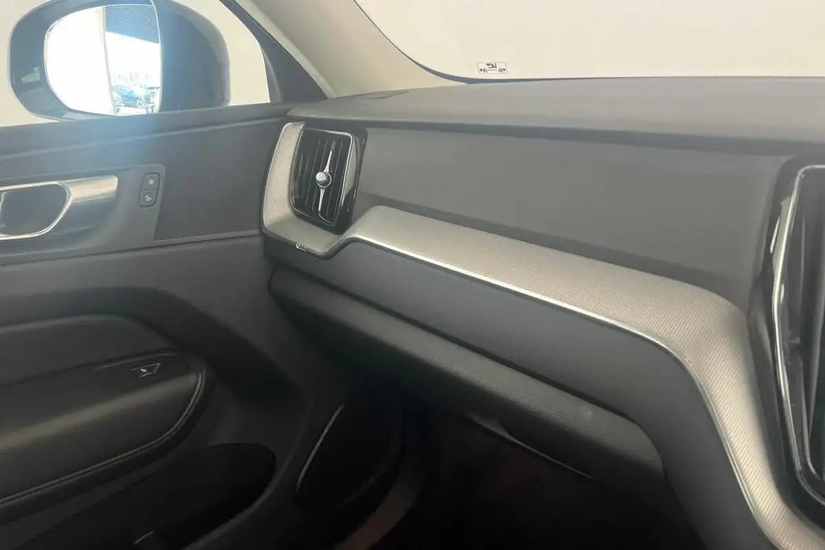 2022-volvo-xc60-20-b5-core-big-29