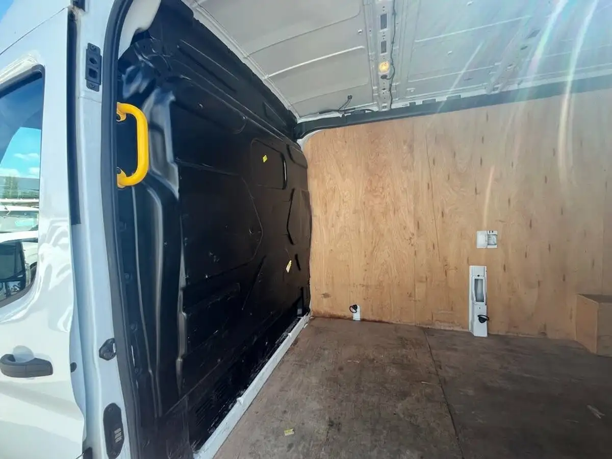 2022-ford-transit-big-40
