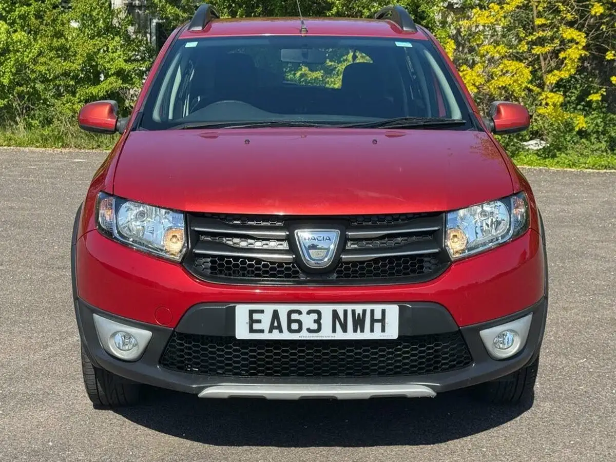 2013-dacia-sandero-stepway-09-laureate-big-4