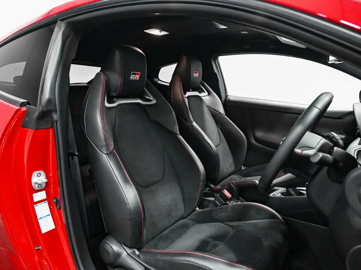 2022-toyota-yaris-16-gr-circuit-pack-big-2