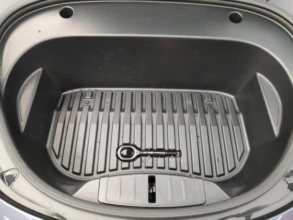 2022-tesla-model-3-e-performance-big-34