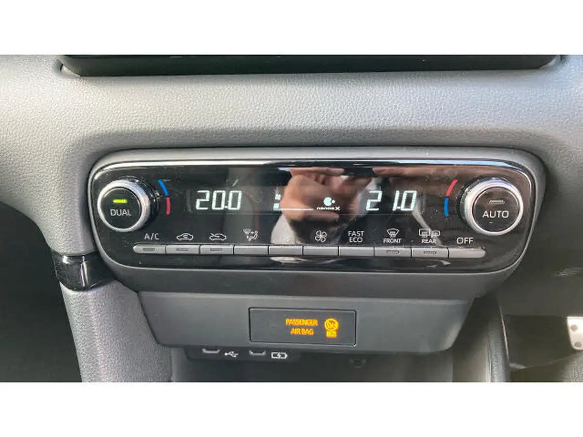 2024-toyota-yaris-15-vvt-i-gr-sport-128bhp-big-25
