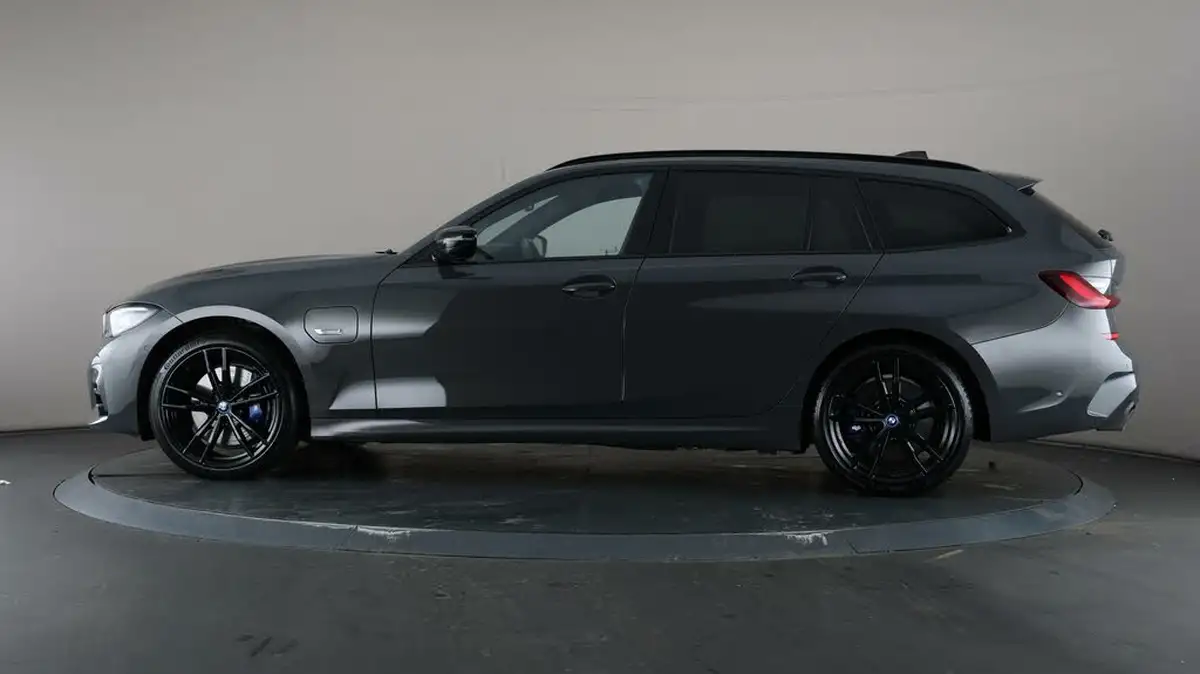 2022-bmw-3-series-20-330e-m-sport-pro-edition-touring-5d-big-28