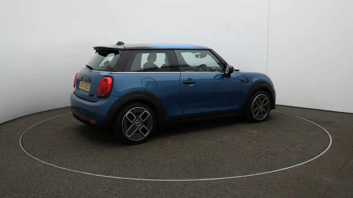 2022-mini-cooper-e-cooper-s-collection-edition-big-51