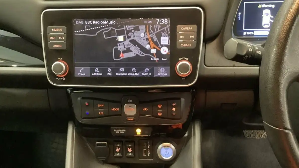 2022-nissan-leaf-e-e-tekna-59kwh-big-9