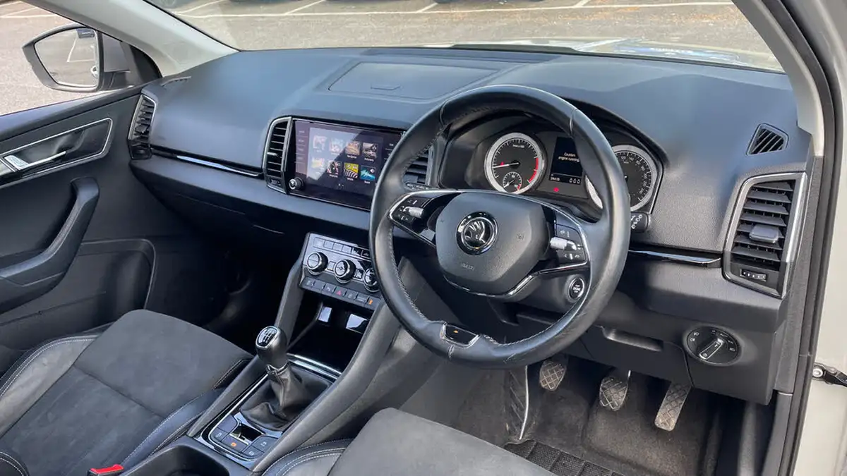 2021-skoda-karoq-15-tsi-se-l-big-8