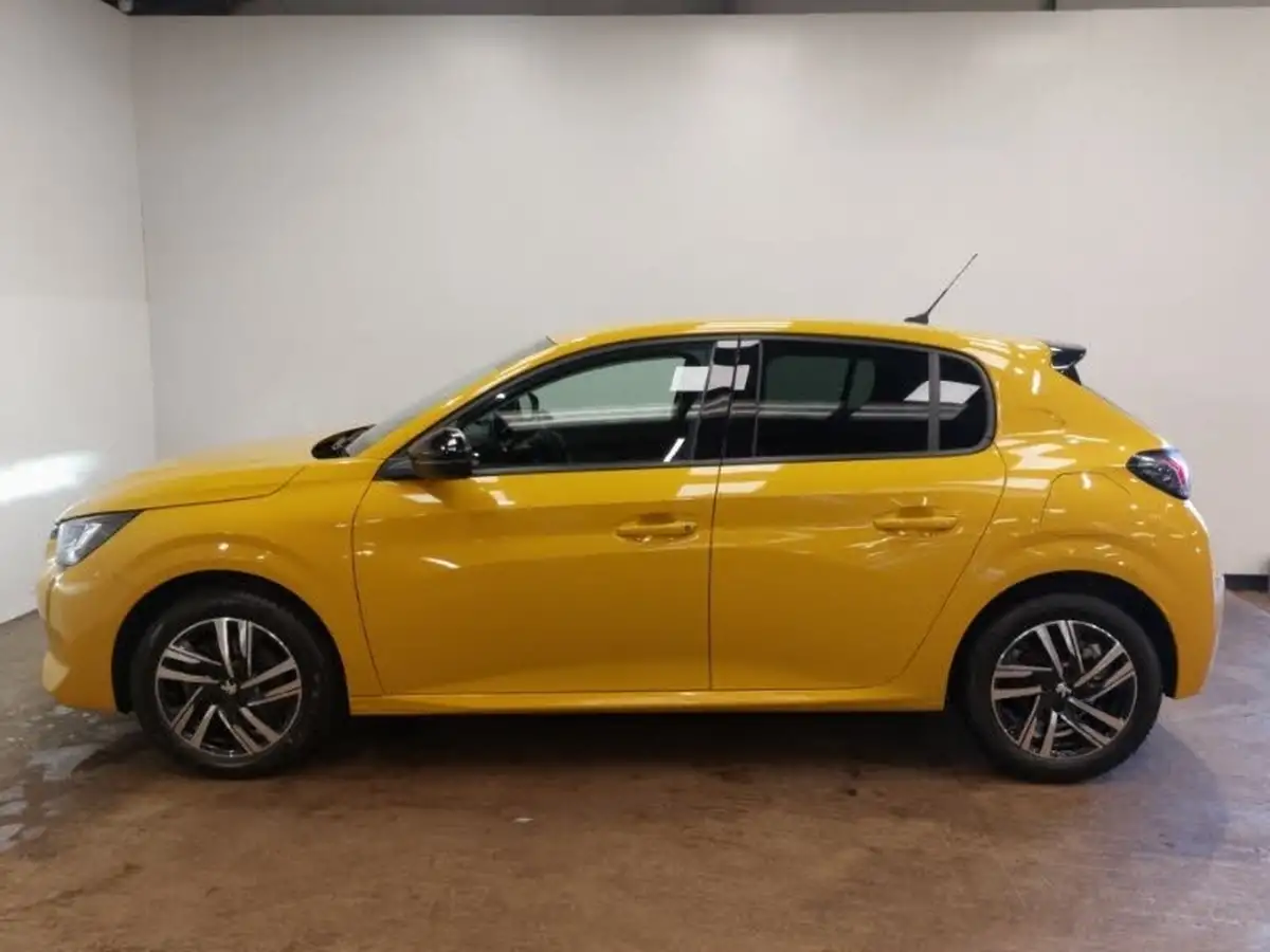 2022-peugeot-208-12-puretech-allure-premium-100ps-big-3